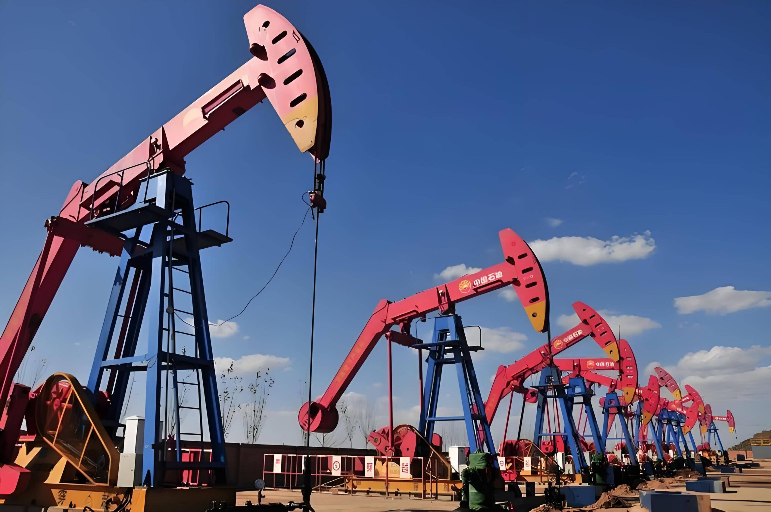 尽管油价暴跌，OPEC仍决定逐步增产